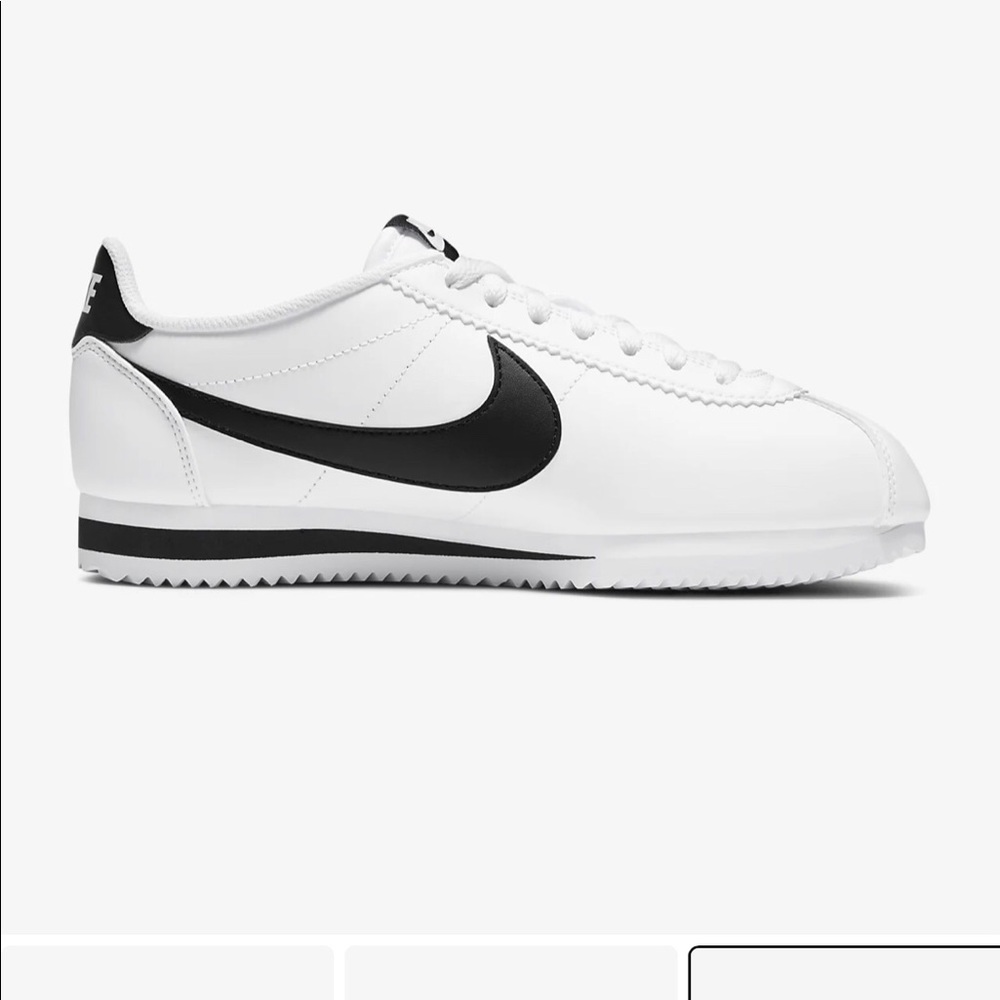 Nike gym shoes